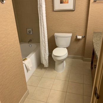 DoubleTree by Hilton Hotel Carson - Bathroom - Hotels Near Me - Carson, California