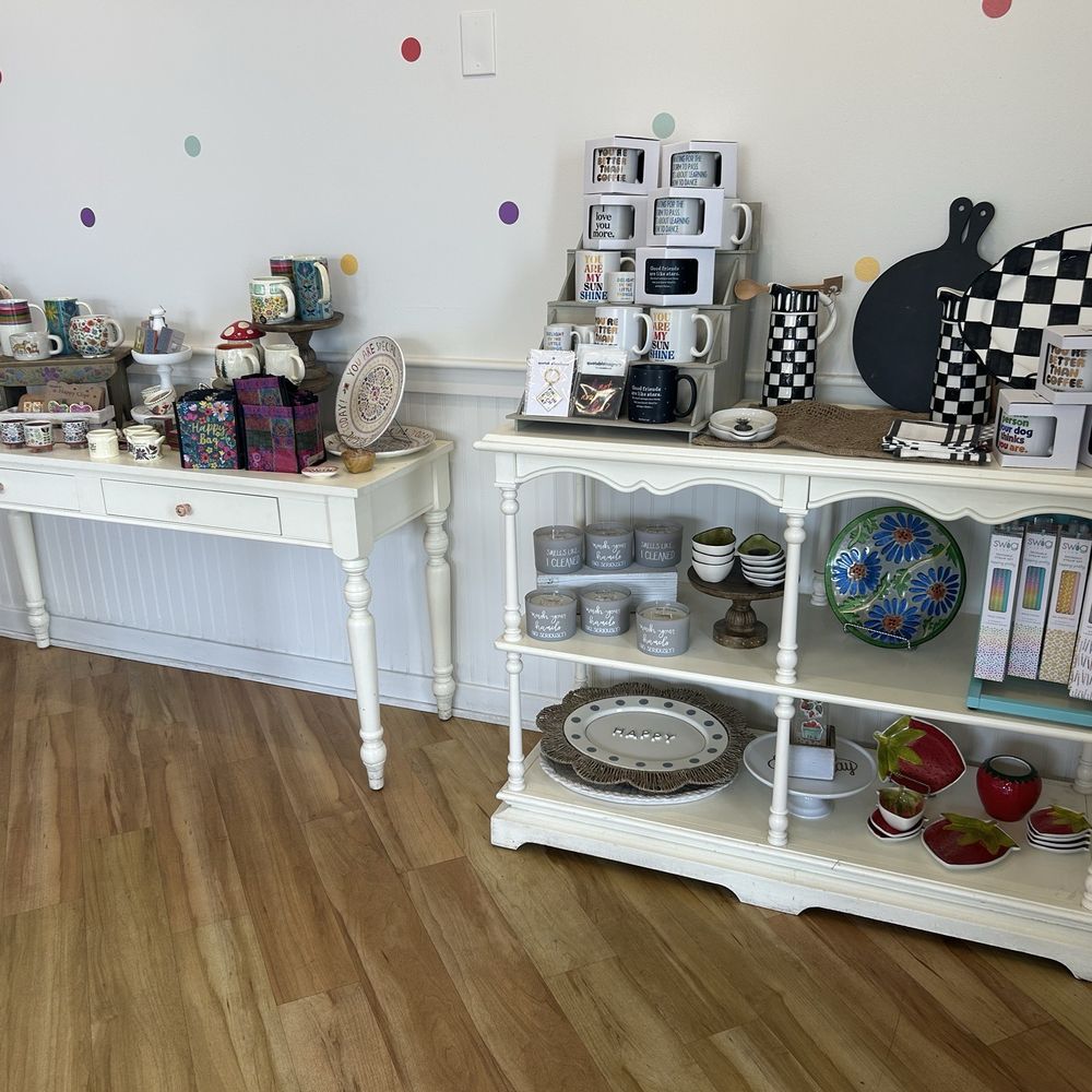 Nothing Bundt Cakes - Inside the shop - Bakeries Near Me - Gilbert, Arizona