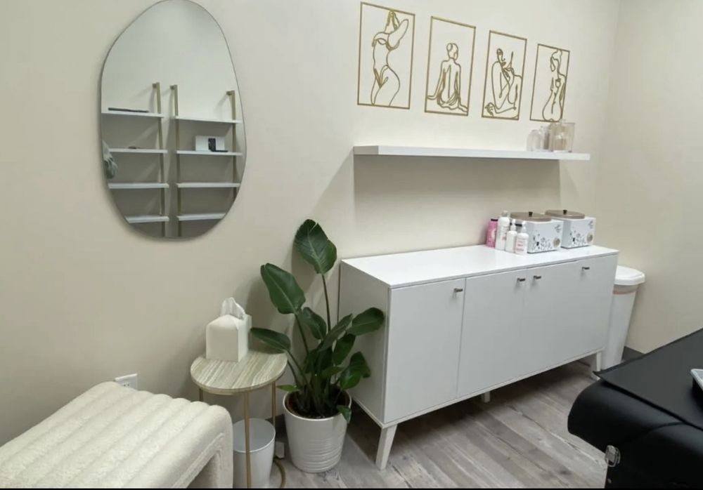 Brazilian Wax Company Logo