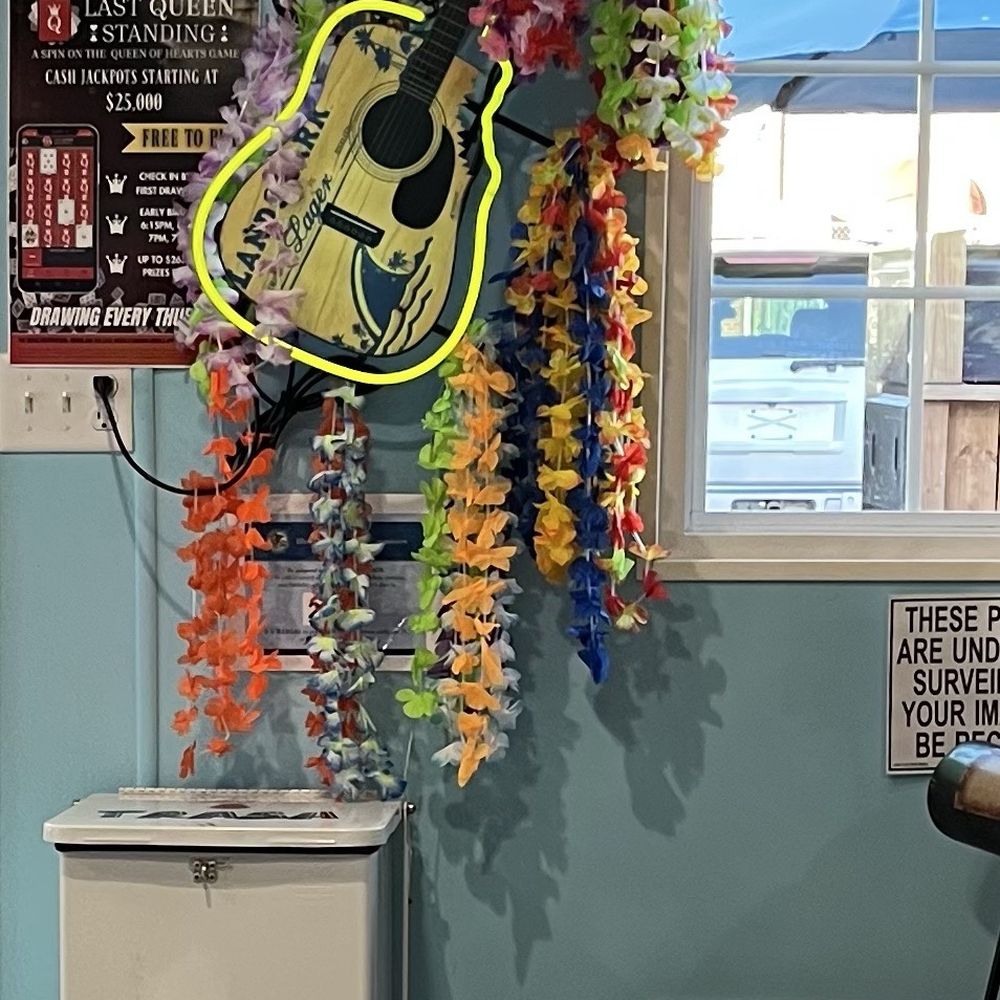 The Parrot Head Perch - Arcades Near Me - Waterloo, Illinois The Parrot Head Perch - Arcades Near Me - Waterloo, Illinois