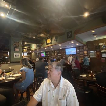 J. Dolan's - Pau Hana Friday 5:16 pm and busy - Pizza Near Me - Honolulu, Hawaii