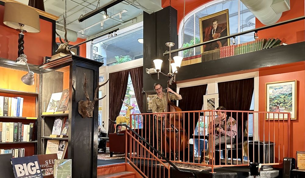 Battery Park Book Exchange & Champagne Bar