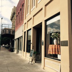 The Black Swan Art Gallery and Wine Bar
