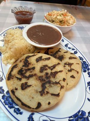 Pupusería Metapán by null