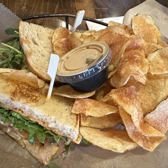 Full On Craft Eats & Drinks - Bars Near Me - Rockville, Maryland Full On Craft Eats & Drinks - Bars Near Me - Rockville, Maryland