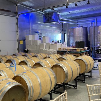 Bear Claw Vineyards - Wine tour - Wineries Near Me - Blue Ridge, Georgia Bear Claw Vineyards - Wine tour - Wineries Near Me - Blue Ridge, Georgia