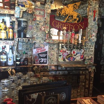 The Griffon - The wall! - Pubs Near Me - Charleston, South Carolina