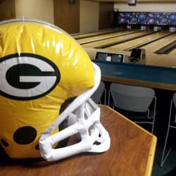 Schwoegler's Sugar River Lanes - Getting ready to bowl before the Packer game!