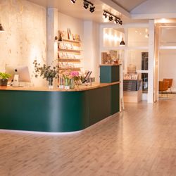Human Interaction - Shop counter