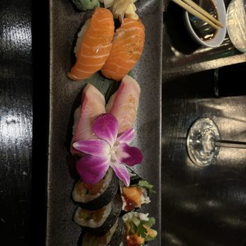 Kameya - Toro nigiri, Hamachi nigiri, sushi roll - Sushi Bars Near Me - Chicago, Illinois