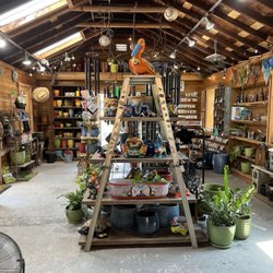 Soooo many great things to buy! Perfect place for gifts for anyone who has a green thumb~