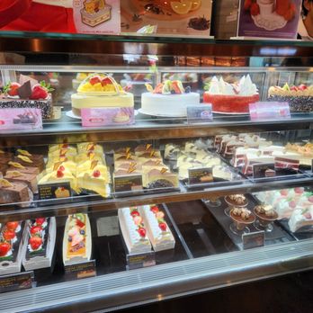 85°C Bakery Cafe-Temecula - Cakes & desserts - Bakeries Near Me - Temecula, California