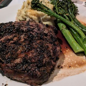 LEO’S - Updated December 2024 - 394 Photos & 348 Reviews - 60 Ottawa