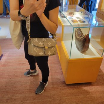 Louis Vuitton - Leather Goods Near Me - Copenhagen, 84 Louis Vuitton - Leather Goods Near Me - Copenhagen, 84
