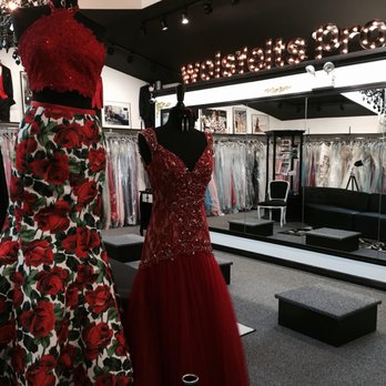 Wolsfelt's Prom - Accessories Near Me - Aurora, Illinois Wolsfelt's Prom - Accessories Near Me - Aurora, Illinois