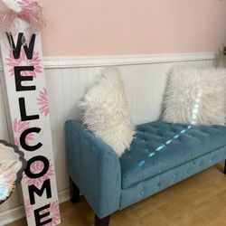 Brazilian Wax Bar - Waiting area