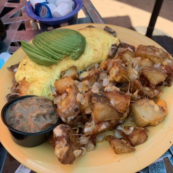 Squeeze In - Racy Tracy omelet with turkey sausage - Breakfast & Brunch Near Me - Modesto, California