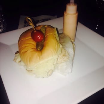 Cloud Lounge - They added a bunch of new items since I have been here. The grilled chicken sandwich is awesomeeeee!! - Lounges Near Me - Arlington, Virginia