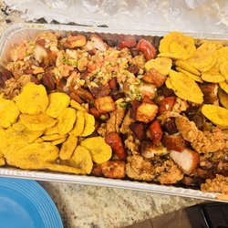 Braza & Candela - "Picadera" / sampler (fried chiken, chicharrón, longaniza, fried cheese)