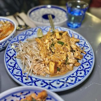 Pineapple Thai - Chicken Pad Thai ($18) - Thai Near Me - Cupertino, California