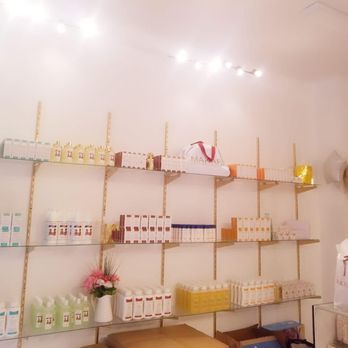Makari de Suisse Harlem - Makari Harlem products - Cosmetics & Beauty Supply Near Me - New York, New York Makari de Suisse Harlem - Makari Harlem products - Cosmetics & Beauty Supply Near Me - New York, New York