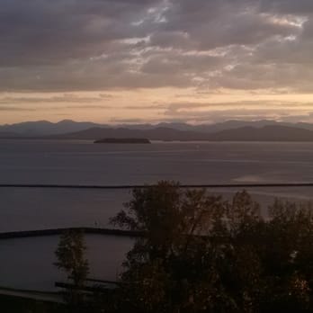 Battery Park - Breathtaking views of the setting sun - Public Services & Government Near Me - Burlington, Vermont