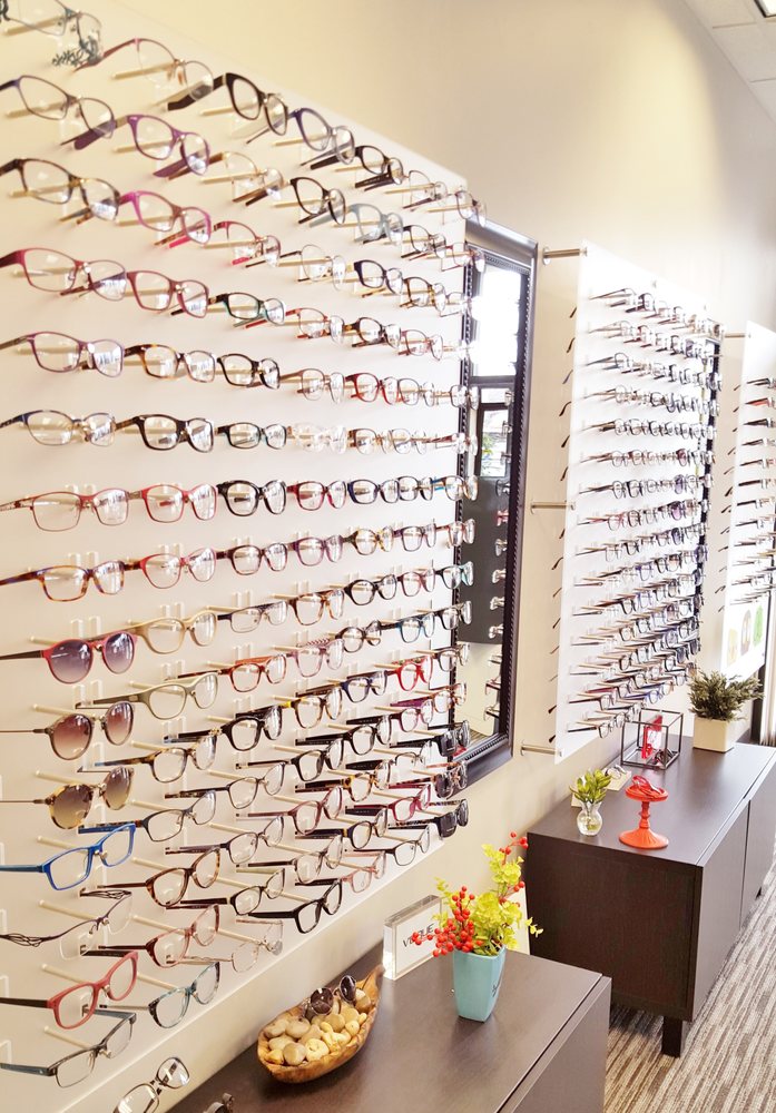 SUMMIT FAMILY EYECARE Updated September 2024 10 Photos 1250 NE