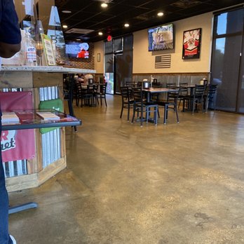 Foster's Grille - Very clean inside - Burgers Near Me - La Plata, Maryland