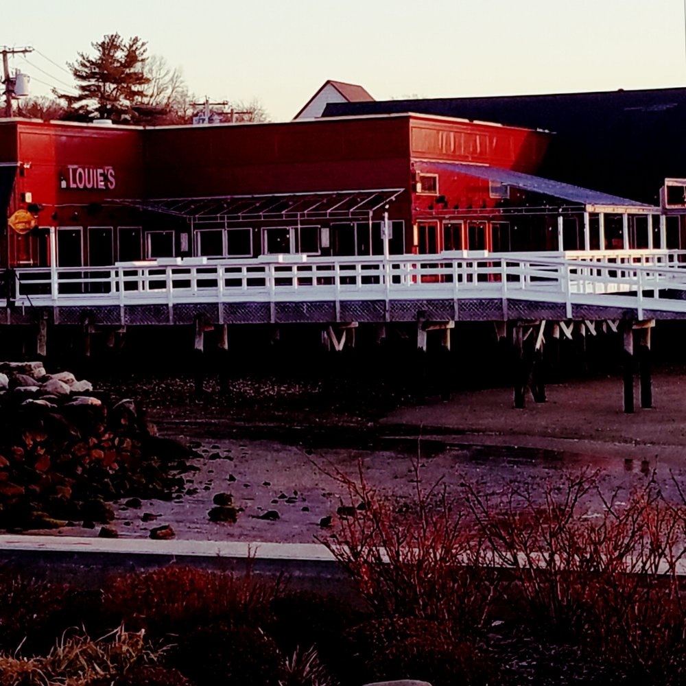 North Hempstead Town Dock - View of Louie's on the Water - Marinas Near Me - Port Washington, New York