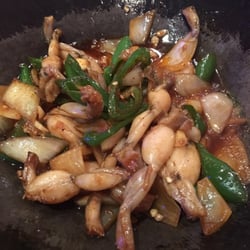 Delizioso - Rane fritte con peperoni piccanti. Il loro soffriggere convince anche il peggior scettico