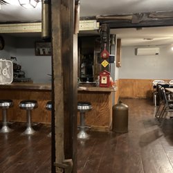 Three Ponds Tavern - Dining room (separate from bar area and much quieter)