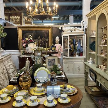 King Richard's Antique Center - Antiques Near Me - Whittier, California