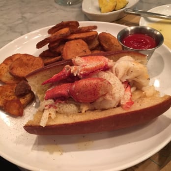 Mignonette - Lobster roll - New American Near Me - Miami, Florida