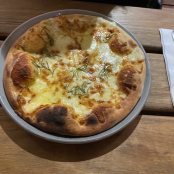 Bearbrass - Garlic pizza - Pizza Near Me - Melbourne, VIC Bearbrass - Garlic pizza - Pizza Near Me - Melbourne, VIC