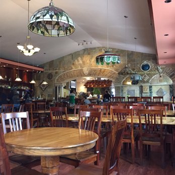 Cafe il Mondo - Dining room of Il Mondo - Pizza Near Me - Honokaa, Hawaii Cafe il Mondo - Dining room of Il Mondo - Pizza Near Me - Honokaa, Hawaii