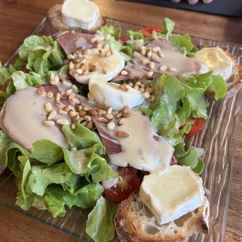 Chez Francis - Salad with ham and chèvre toast - Restaurants Near Me - Bonifacio, 2A