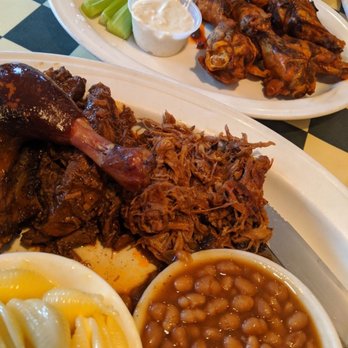 Barnstormer Barbeque - Chicken wings and 3 meat combo - Barbeque Near Me - Fort Montgomery, New York