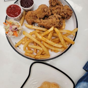 2d Restaurant - Chicken nuggets that comes with a mochi donut, but mine didn't so I had to specifically remind them that the order comes with a donut... - Donuts Near Me - Chicago, Illinois