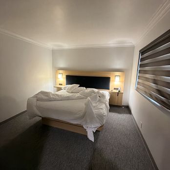 The Live Hotel - Hotels Near Me - Los Angeles, California The Live Hotel - Hotels Near Me - Los Angeles, California