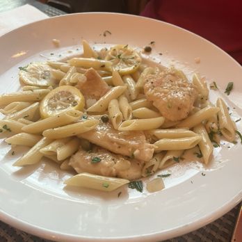 Olde Towne Pizza and Pasta - Chicken Lemon Pasta - Italian Near Me - Williamsburg, Virginia