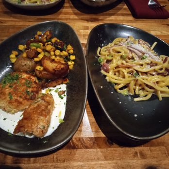 M'tucci's Twenty-Five - Crab+salmon cakes and carbonara (half main courses) - Italian Near Me - Albuquerque, New Mexico