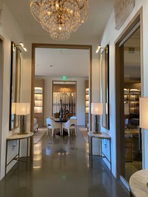 RH Palo Alto | The Gallery at Stanford by null