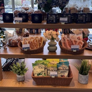 Paris Baguette - Pastry cart - Bakeries Near Me - Houston, Texas