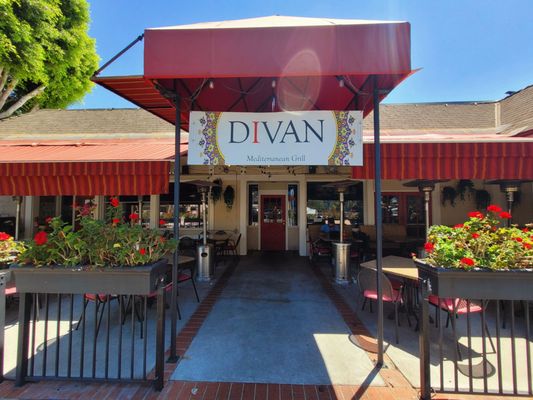 Divan Grill and Lounge by null