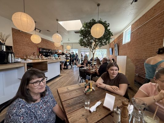 5 Points Market & Restaurant by null