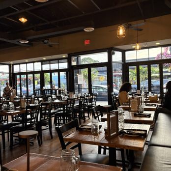 317 Main Street - ambiance - New American Near Me - Farmingdale, New York 317 Main Street - ambiance - New American Near Me - Farmingdale, New York