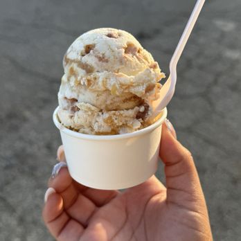 Happy Scoops - Pralines n Cream - Ice Cream & Frozen Yogurt Near Me - San Jose, California