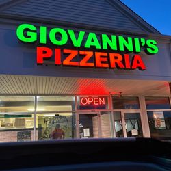 Giovanni’s Pizzeria - Front entrance