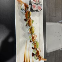 Simple Fish - Bang Bang Roll and Tuna Roll