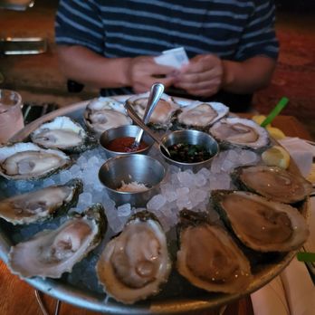 La Lucha - Oysters. Half Texas, Half Louisiana. I prefered the Louisiana earthy taste over Texas buttery taste, but both delicious! - Seafood Near Me - Houston, Texas